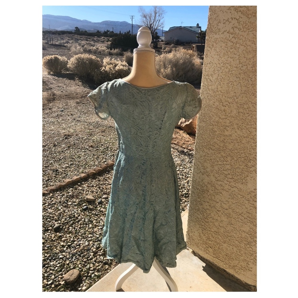 $5 Vintage Lace dress size med. $5 if bundled - Picture 8 of 8
